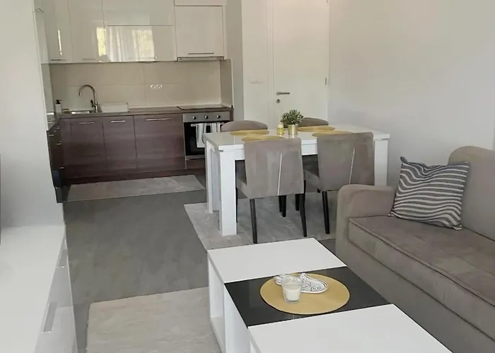 דירה Panamera Of Ilidza Two-bedroom סראייבו